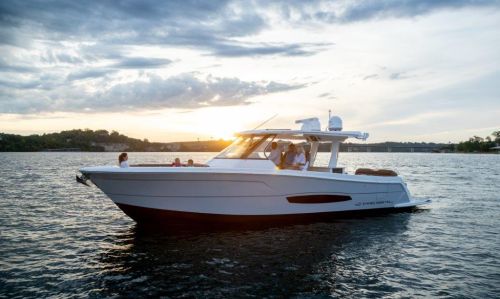 Regal 38 Surf