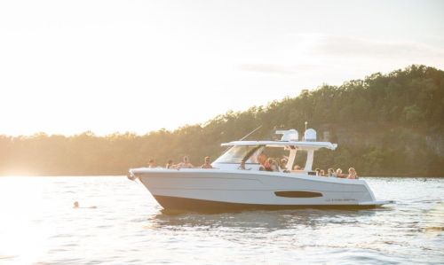 Regal 38 Surf